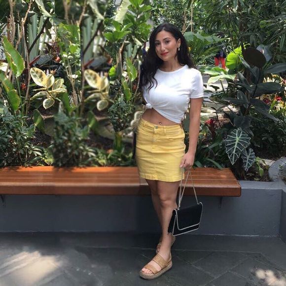 Meet your Posher, Amanda - Picture 1 of 1